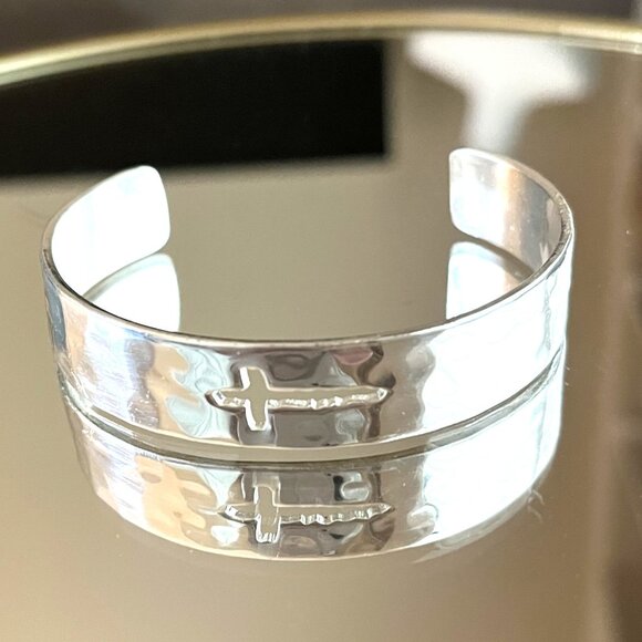 Rustic Cuff Cut Out Cross Bracelet Hammered Silver Tone 1/2" Wide - Picture 2 of 6